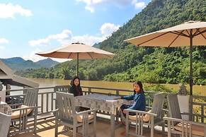 Dokchampa River View Villa