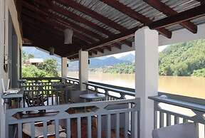 Dokchampa River View Villa