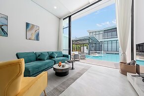 Unique Townhouse Pool Slide Access