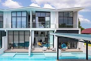 Unique Townhouse Pool Slide Access
