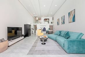 Unique Townhouse Pool Slide Access