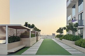 PVH - Elegant 1BR - Binghatti House