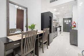 Business Bay Chic Studio for 3 in a Great Location