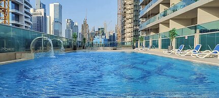Business Bay Chic Studio for 3 in a Great Location