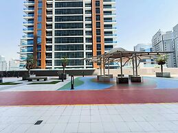 Business Bay Chic Studio for 3 in a Great Location