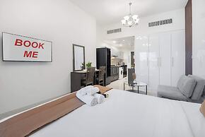 Business Bay Chic Studio for 3 in a Great Location