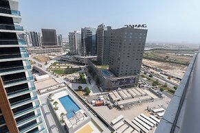 Business Bay Chic Studio for 3 in a Great Location