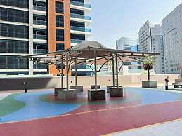 Business Bay Chic Studio for 3 in a Great Location