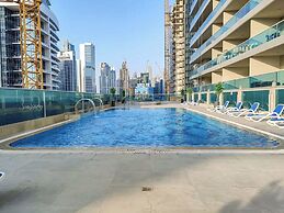 Business Bay Chic Studio for 3 in a Great Location