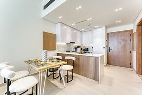 PVH - Vibrant 1BR in Binghatti Amber