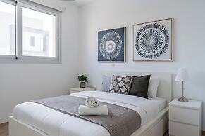 Valleria - 2 BR Apt W Pool in Larnaca