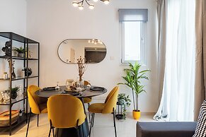 Valleria - 2 BR Apt W Pool in Larnaca