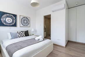 Valleria - 2 BR Apt W Pool in Larnaca