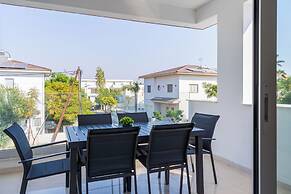 Valleria - 2 BR Apt W Pool in Larnaca