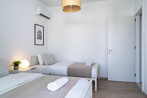 Valleria - 2 BR Apt W Pool in Larnaca