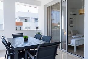Valleria - 2 BR Apt W Pool in Larnaca