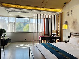 Qichi Waterfront B&B Hotel