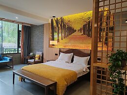 Qichi Waterfront B&B Hotel