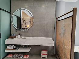 Qichi Waterfront B&B Hotel