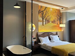 Qichi Waterfront B&B Hotel
