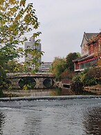Qichi Waterfront B&B Hotel