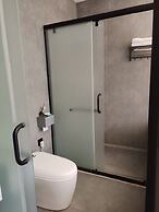 Qichi Waterfront B&B Hotel