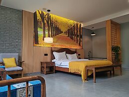 Qichi Waterfront B&B Hotel