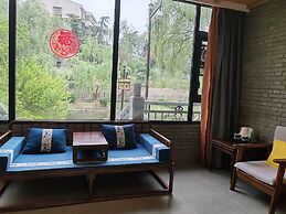 Qichi Waterfront B&B Hotel