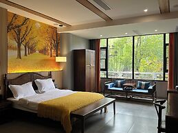 Qichi Waterfront B&B Hotel