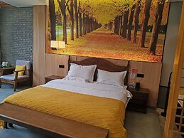 Qichi Waterfront B&B Hotel