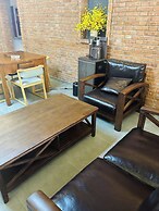 Qichi Waterfront B&B Hotel
