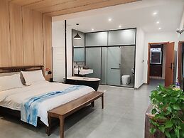 Qichi Waterfront B&B Hotel