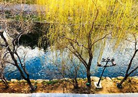 Qichi Waterfront B&B Hotel