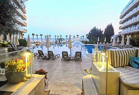 Sandy bay hotel