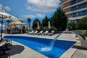 Sandy bay hotel
