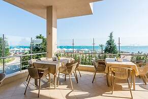 Sandy bay hotel