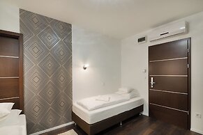 Paulay Downtown Apartments