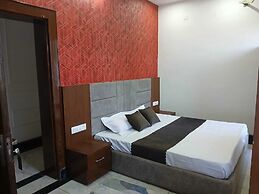 Aarav Hotel