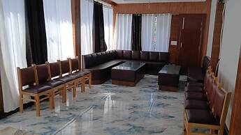 Aarav Hotel