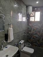 Aarav Hotel