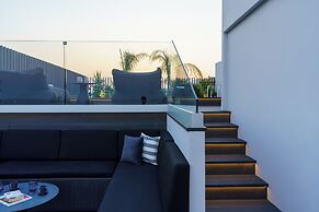 The Penthouse - 3BR Seaview in Larnaca