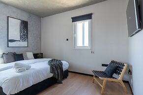 The Penthouse - 3BR Seaview in Larnaca