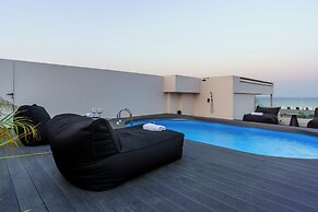 The Penthouse - 3BR Seaview in Larnaca