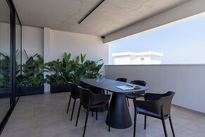 The Penthouse - 3BR Seaview in Larnaca