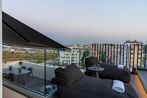 The Penthouse - 3BR Seaview in Larnaca