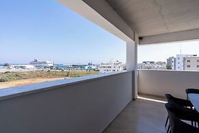 The Penthouse - 3BR Seaview in Larnaca