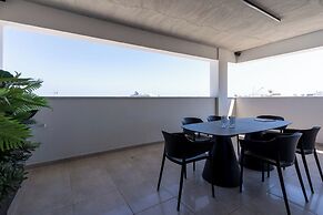 The Penthouse - 3BR Seaview in Larnaca