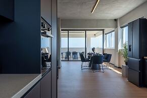 The Penthouse - 3BR Seaview in Larnaca