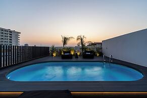 The Penthouse - 3BR Seaview in Larnaca