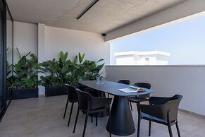 The Penthouse - 3BR Seaview in Larnaca